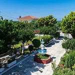 Villa Anna Apartments - 550M From The Beach, By Zantewize